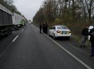 Вблизи Умани легковушка зажало между грузовиками Scania и Mercedes. Погибли 47-летняя женщина и ее 5-летний сын