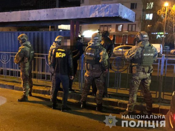 В Киеве полицейские задержали иностранцев, которые спланировали похищение жителя Харькова