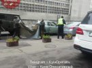На Кловском спуске в Киеве такси Skoda протаранил на скорости припаркованный Subaru. Погибла пассажирка такси