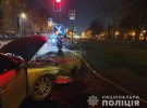 В Харькове 3 подруги на Audi врезались в островок безопасности