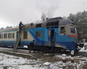 Спасатели тушили пожар в поезде