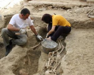 Приняли за жертв эпидемии - исследователи обнаружили 400 древних гробниц