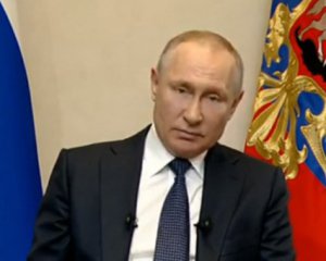 Путин может уйти с поста по &quot;ельцинскому сценарию&quot; - СМИ