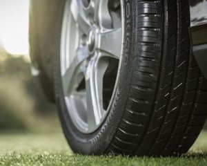 Пьяный водитель гонял по Киеву без шин и делал опасные маневры