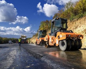 Сколько стоил ремонт километра дороги в Украине в этом году