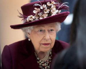 Королева Єлизавета ІІ однією з перших зробить щеплення проти коронавірусу
