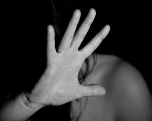 Кто чаще всего просит о помощи в случае домашнего насилия