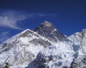 Еверест має більшу висоту, ніж вважали раніше - вчені