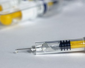 Когда вакцину от коронавируса можно будет купить в украинских аптеках