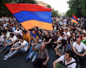 Срок ультиматума истек: в Армении начались массовые протесты