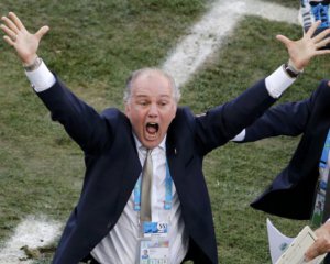 Умер тренер, который вывел Аргентину в финал Кубка мира