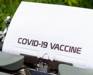 Розробники вакцини застерегли певну групу людей від ін&#039;єкції
