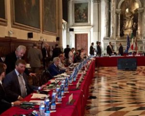 Венецианская комиссия прокомментировала скандальное решение КСУ о декларировании доходов