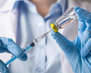 В Польщі планують провести вакцинацію від Covid-19 вже в січні
