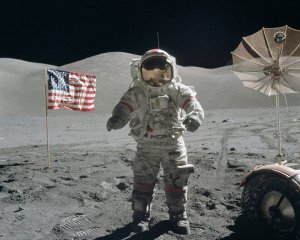 Показали астронавтов NASA, которые полетят на Луну