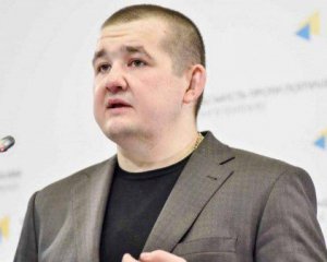 Звільнили заступника Денісової, який побив охоронця ресторану