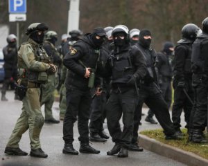 Білоруські силовики підтримали протестувальників та вимагають провести нові вибори