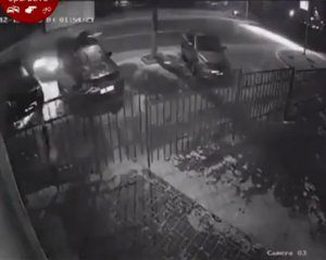 Чоловік влаштував перегони на слизькій дорозі і розбив безліч авто