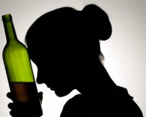 Назвали три найгірші періоди в житті людини для вживання алкоголю