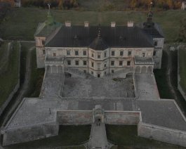 Український замок з'явився на сторінках альбому занедбаних будівель світу