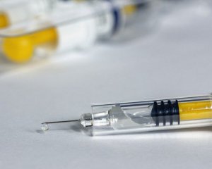 Європа може поділитись вакциною з бідними країнами - ЗМІ