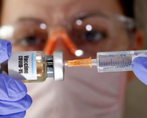 Американські гінекологи розповіли, чи можно вакцинуватись від Covid-19 вагітним