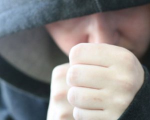 Зламав руку та ніс: підліток побив іншого через чутки в соцмережах