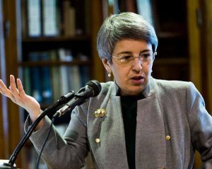 Зараз 2 речі впливають на розвиток мови - Орися Демська