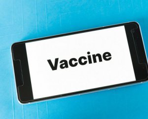 Польща обіцяє поділитись з Україною зайвими вакцинами