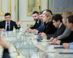 "Разочарование Зеленским и "слугами" растет": за что украинцы критикуют власть