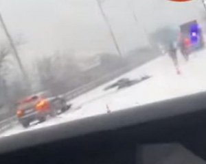 Водій Porsche вбив 2 людей на переході: відео з місця трагедії