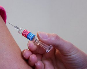 Нардеп запевнив, що вакцина для українців буде безкоштовна