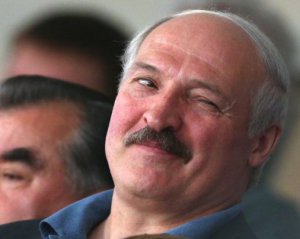 Лукашенко позбувається "дармоїдів": "листи щастя" приходять навіть підприємцям та пенсіонерам