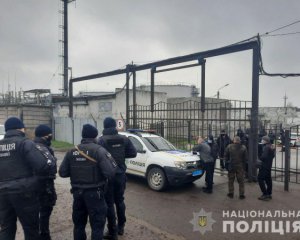 Невідомі захопили підприємство на території нафтобази