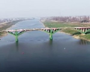 Підірвали міст з вичерпаним терміном експлуатації: відео