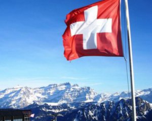 Сотні британців втекли з-під карантину в Швейцарії