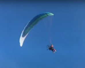 Санта-Клаус закидав Київщину цукерками з неба: захопливе відео