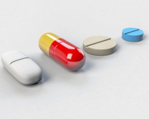 Україна продовжує купувати ліки проти Covid-19, від яких застерігає ВООЗ