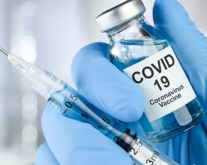 Медик захворів на коронавірус після щеплення вакциною від Pfizer