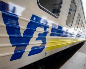 Скільки українців зустрінуть Новий рік у потягах