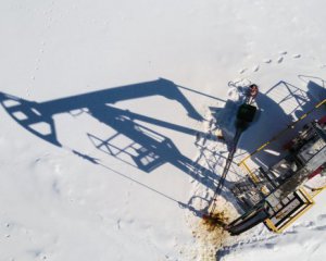 Добыча нефти в России рухнула почти до десятилетнего минимума
