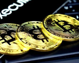 Курс Bitcoin упал после очередного ценового рекорда