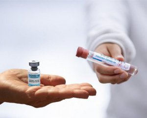 Европейскую комиссию просят поделиться вакциной с Украиной