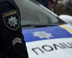 Чоловік їхав автомобілем із прив'язаним до фаркопу собакою
