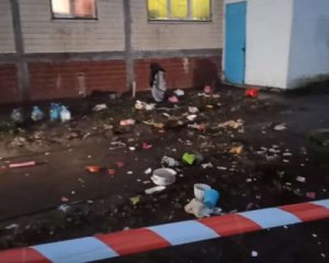 Повідомили про стан дитини, яку викинули з 8 поверху в Києві