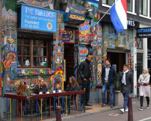 Кофішопи в Амстердамі заборонять для туристів
