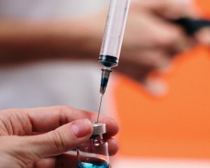 До мая 2022 хотят вакцинировать половину населения Украины