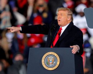 YouTube забанив Трампа за заклики до насилля