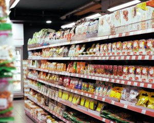 Стрімко дорожчають популярні продукти: як змінилися ціни за рік