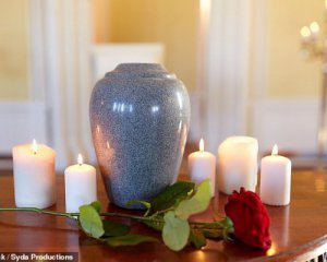 Во время пандемии люди больше экономят на похоронах